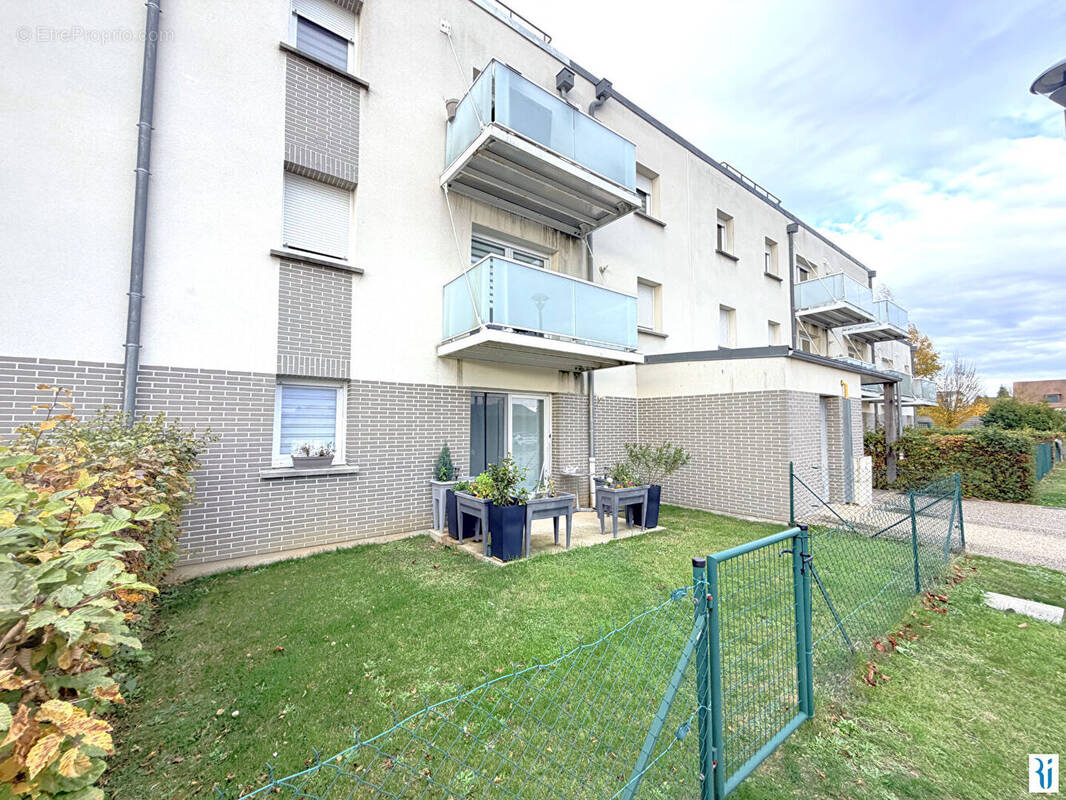 Appartement à LE MESNIL-ESNARD