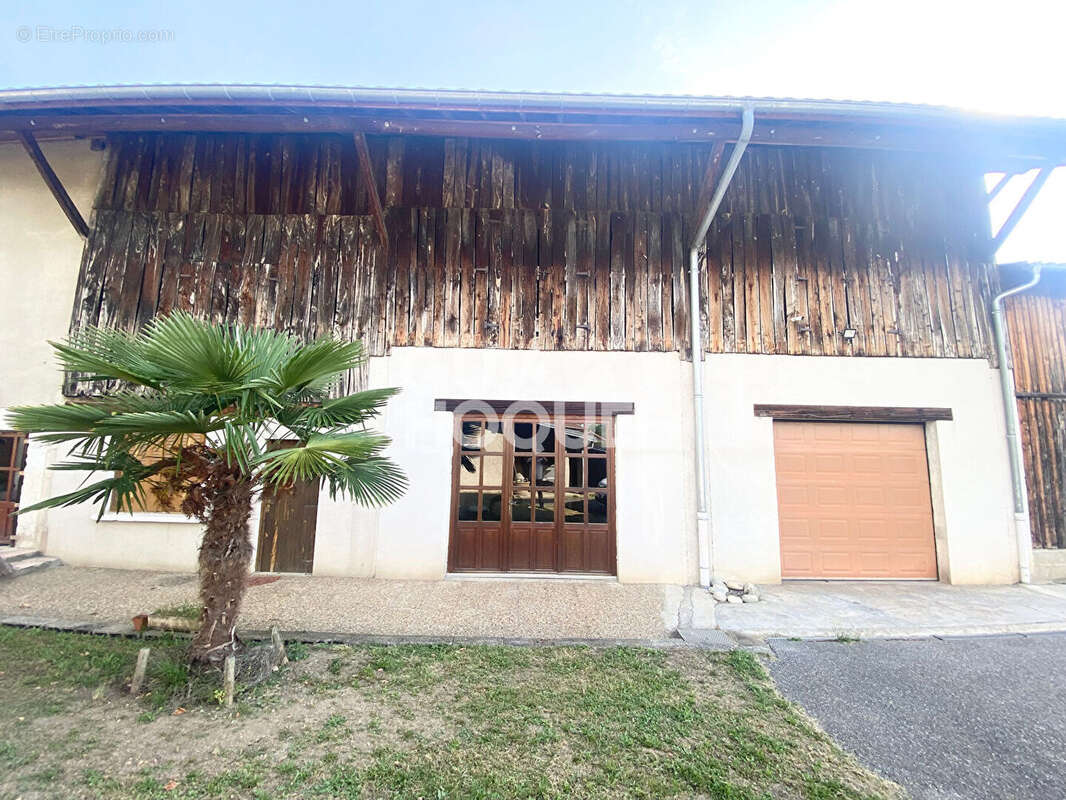 Maison à LA BUISSIERE