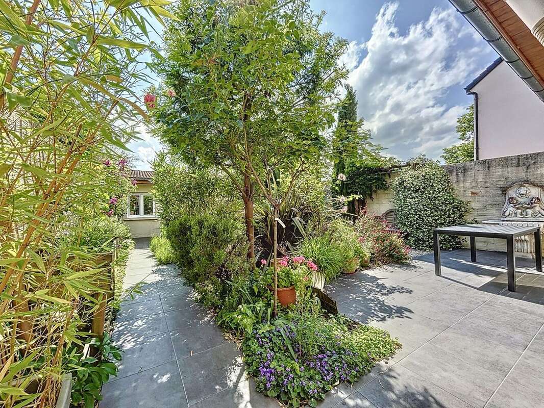 Maison à SAINT-MAUR-DES-FOSSES