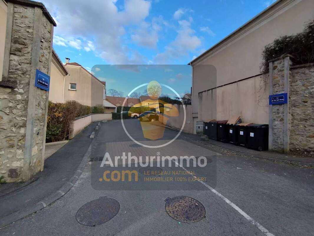 Vente Parking-box La queue-en-brie(94510) 14 500ï¿œ - photo 3