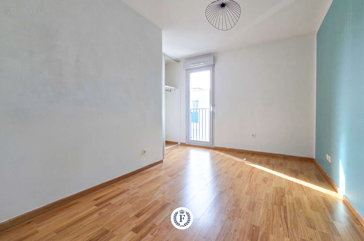 Appartement à MEYZIEU