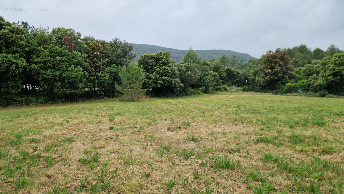 Terrain à LA BOISSIERE