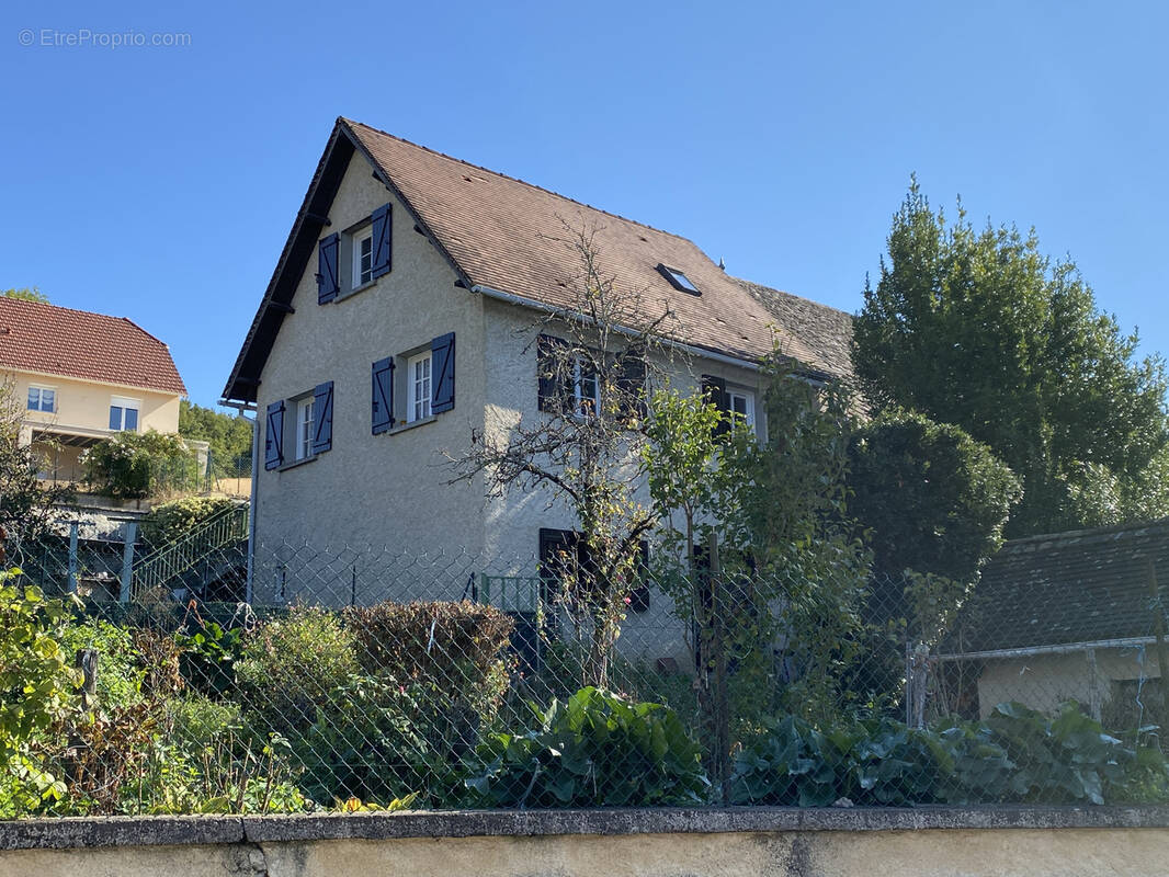 Maison à GAGNAC-SUR-CERE