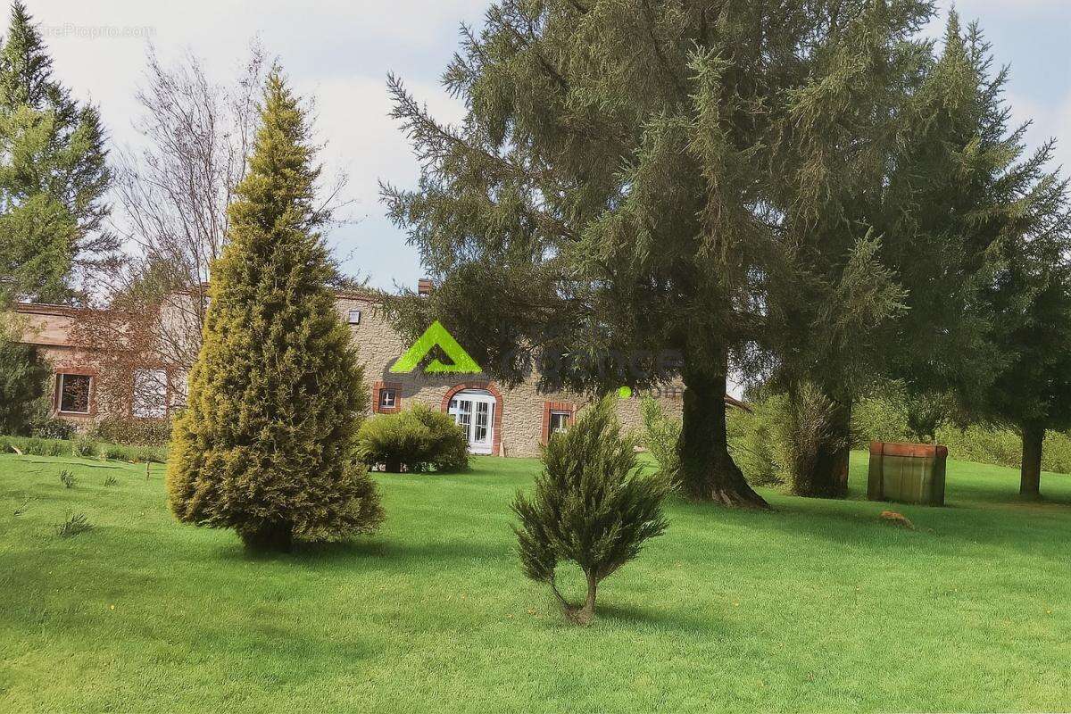 Maison à SAINT-YRIEIX-LA-MONTAGNE