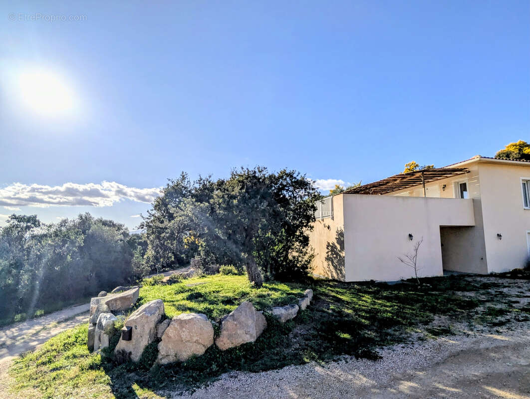 Maison à LECCI