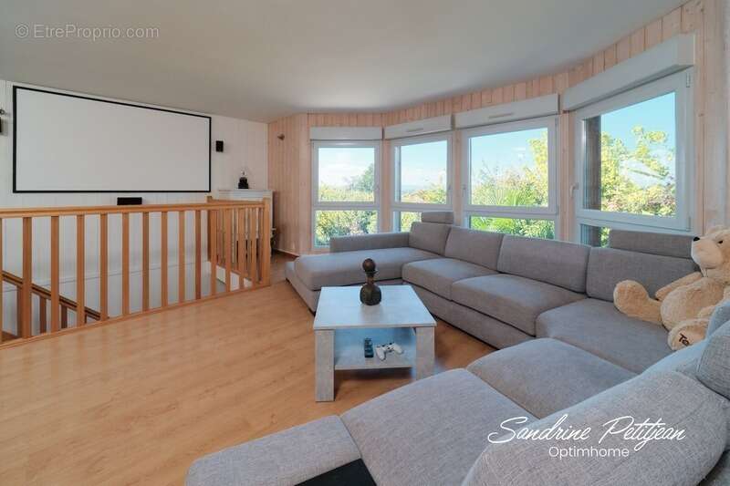 Maison à SAINT-JEAN-DE-THURIGNEUX