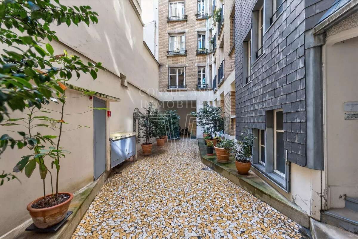 Appartement à PARIS-16E