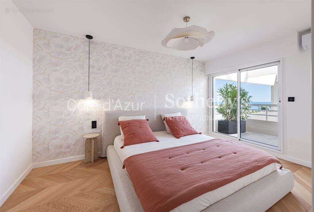 Appartement d'exception en dernier étage avec toit-terrasse et vue mer panoramique - photo 11
