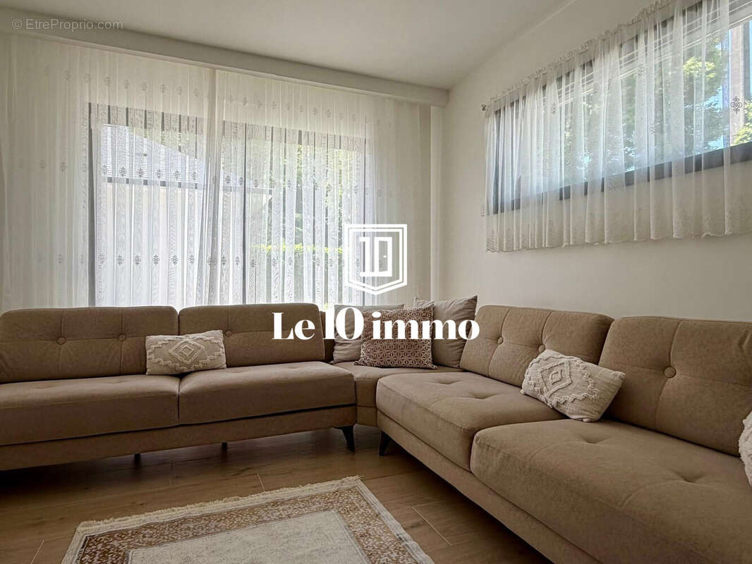 2ème salon / chambre - Maison à SAUTRON