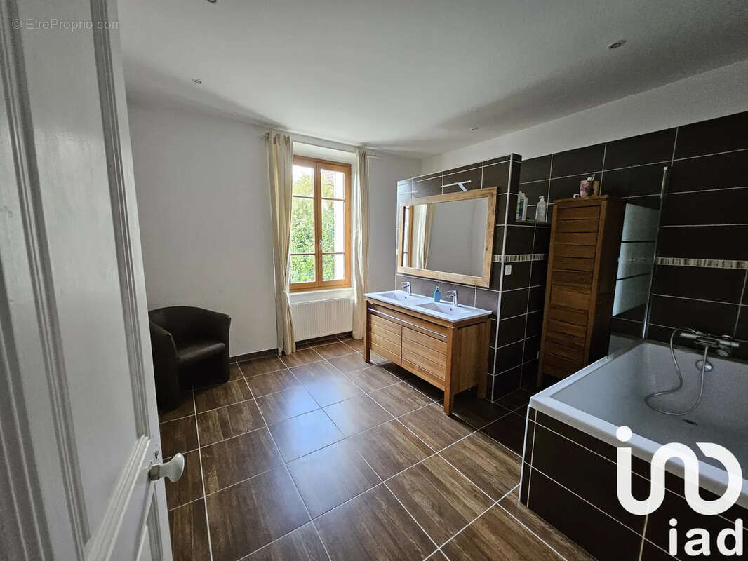 Photo 3 - Maison à MASSIGNIEU-DE-RIVES