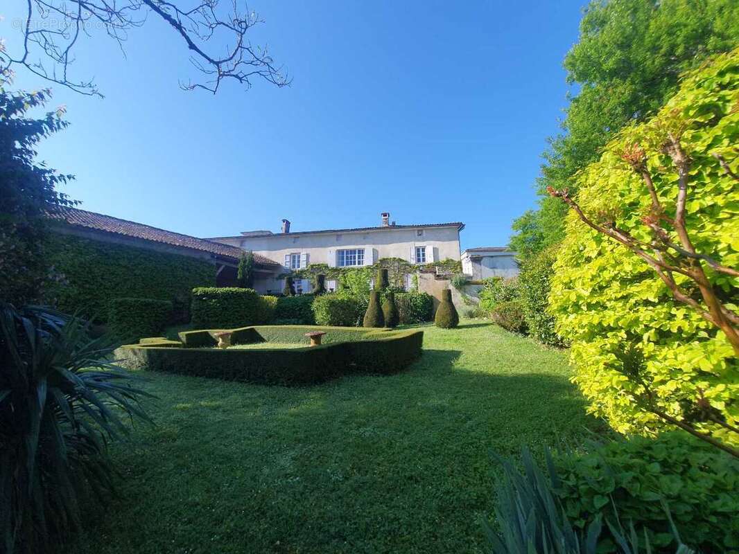 Appartement à GRAVES-SAINT-AMANT