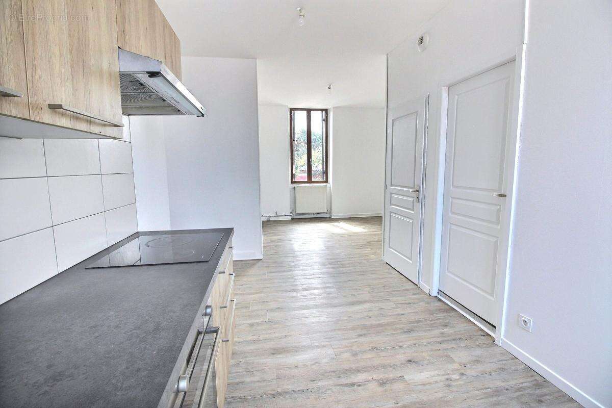 Appartement à LES AVENIERES