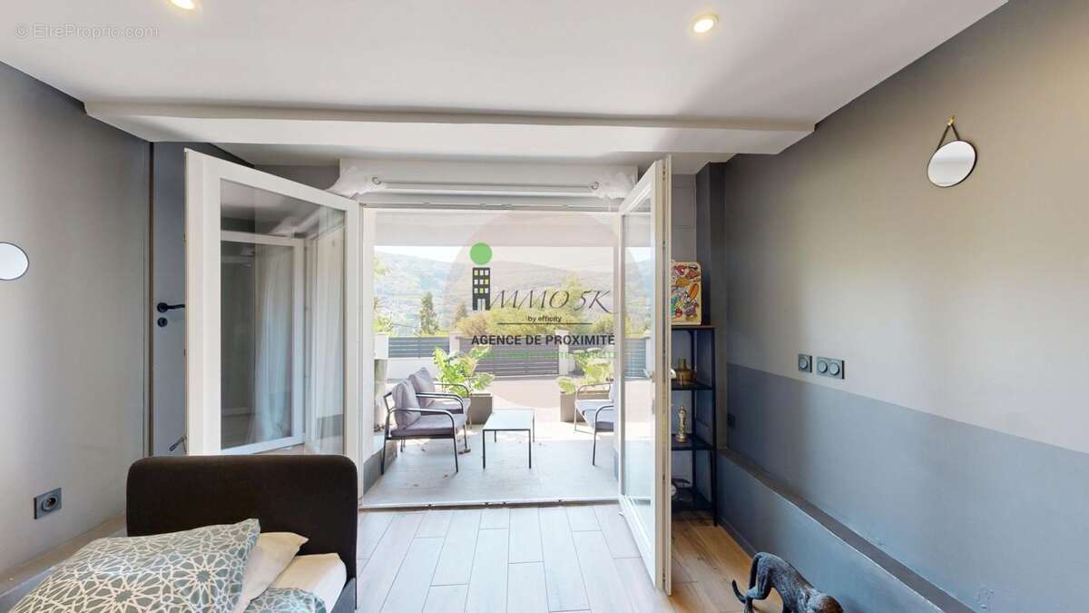 Maison 211 m² à Rochetaillee-Sur-Saone  - photo 10