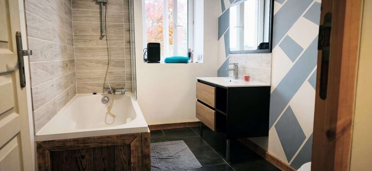 Belle maison en pierre rénovée - 163 m² habitables avec piscine et dépendances - photo 13