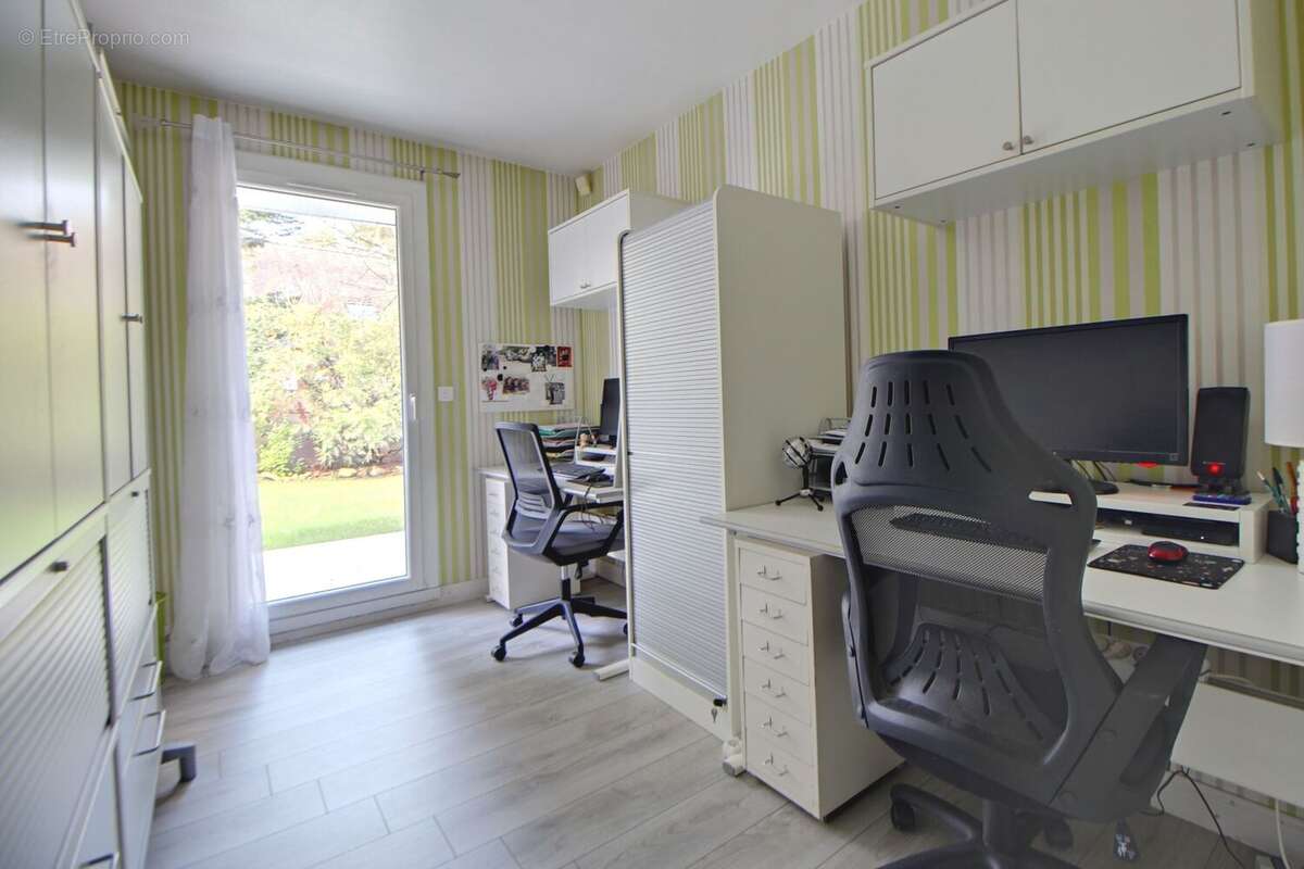 Maison à VERNEUIL-SUR-SEINE