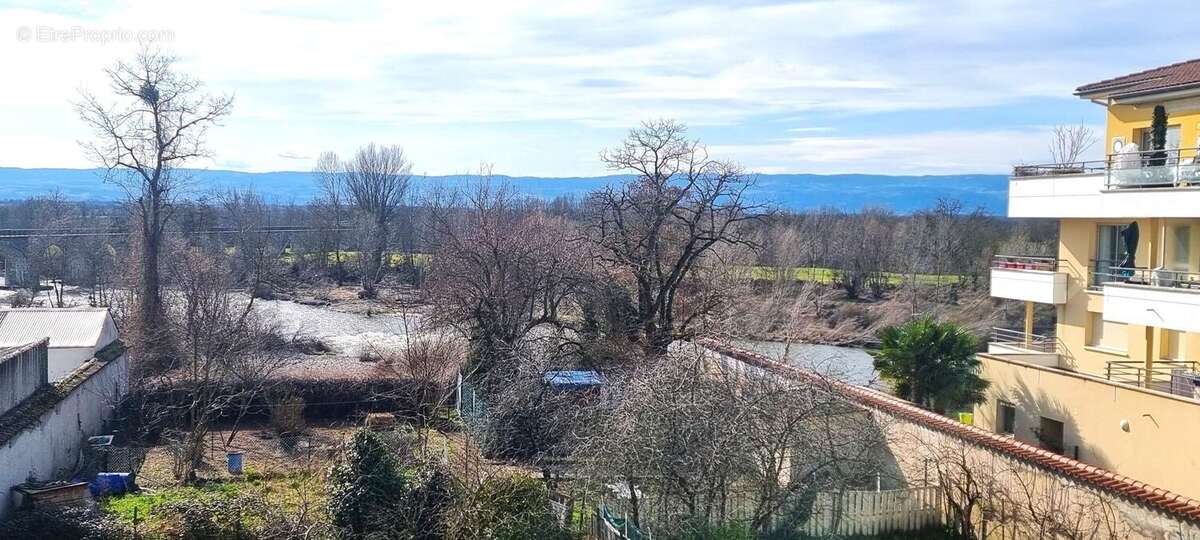 Appartement à MONTROND-LES-BAINS