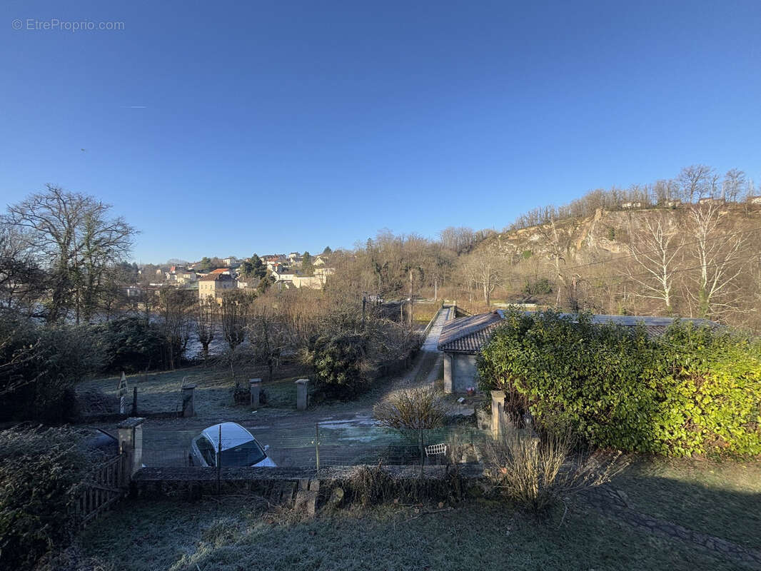 Maison à CONDAT-SUR-VIENNE