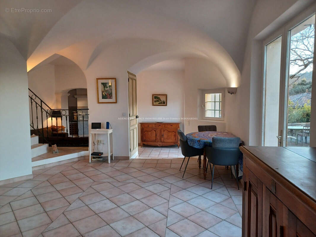 Maison 136 m² à Saint-Paul-Trois-Chateaux  - photo 7
