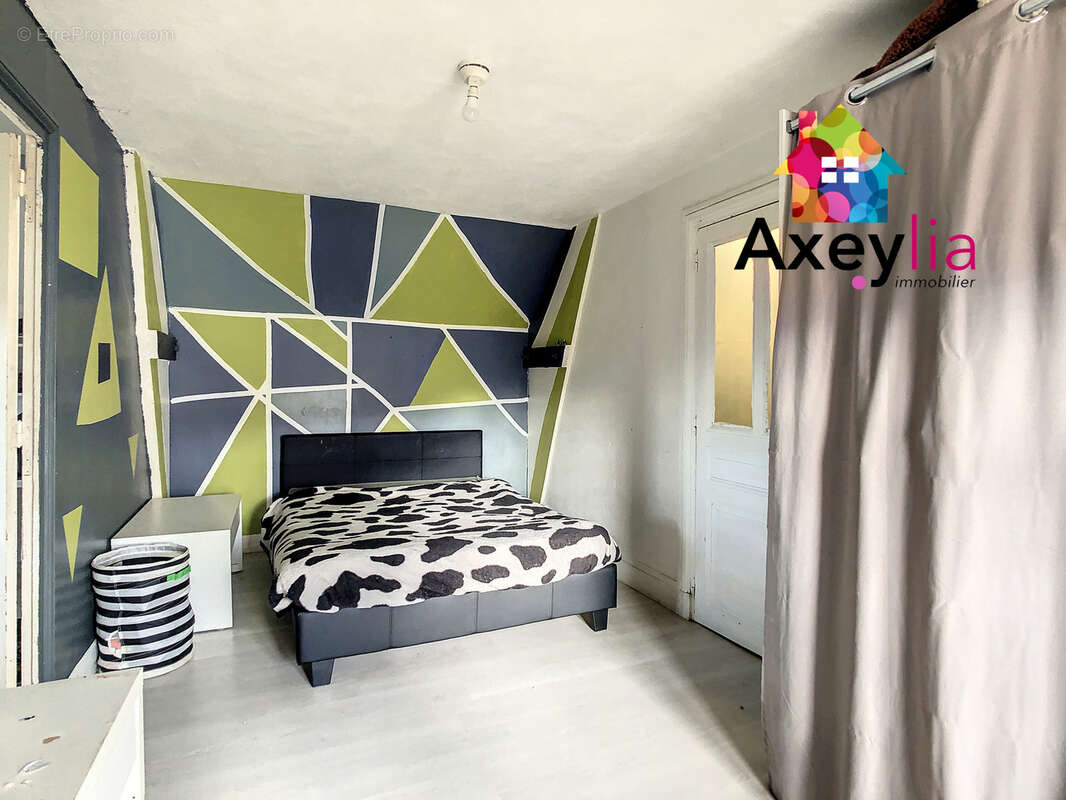 Maison à POUILLY-SOUS-CHARLIEU