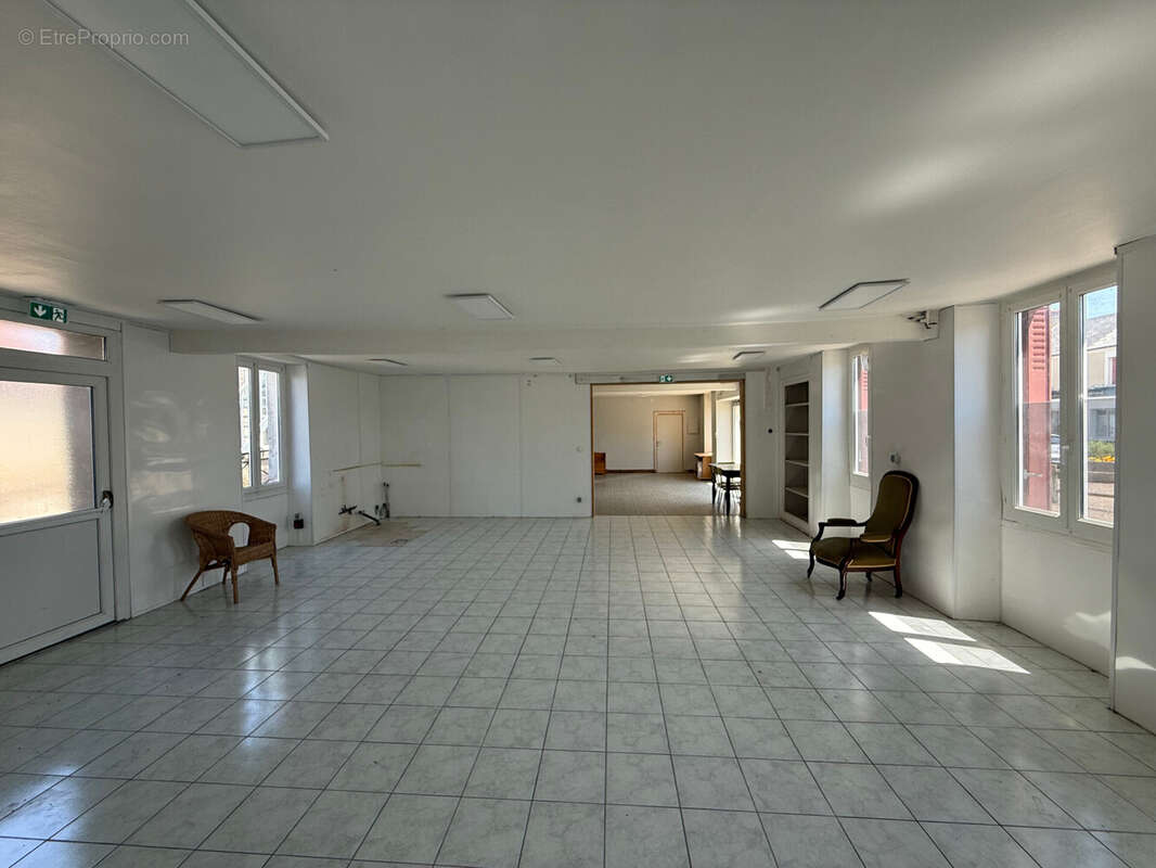 Maison 148 m² à Montipouret  - photo 4
