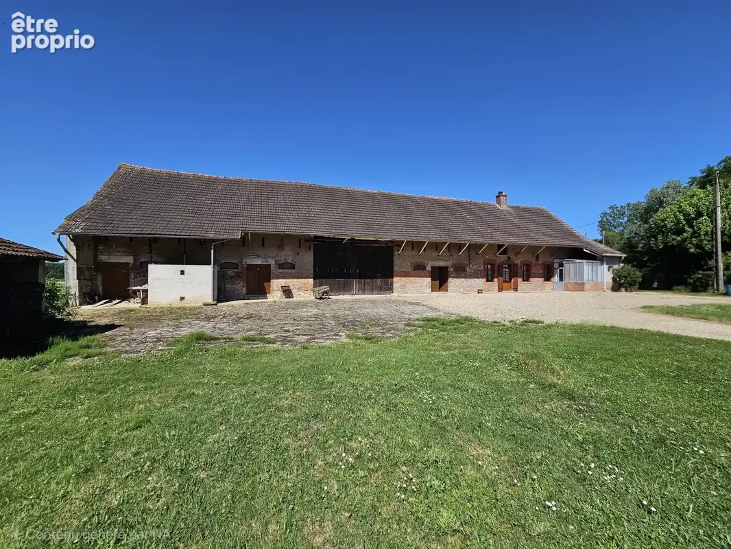 Proche Pierre de Bresse et Mervans - Ancien corps de ferme - photo 1