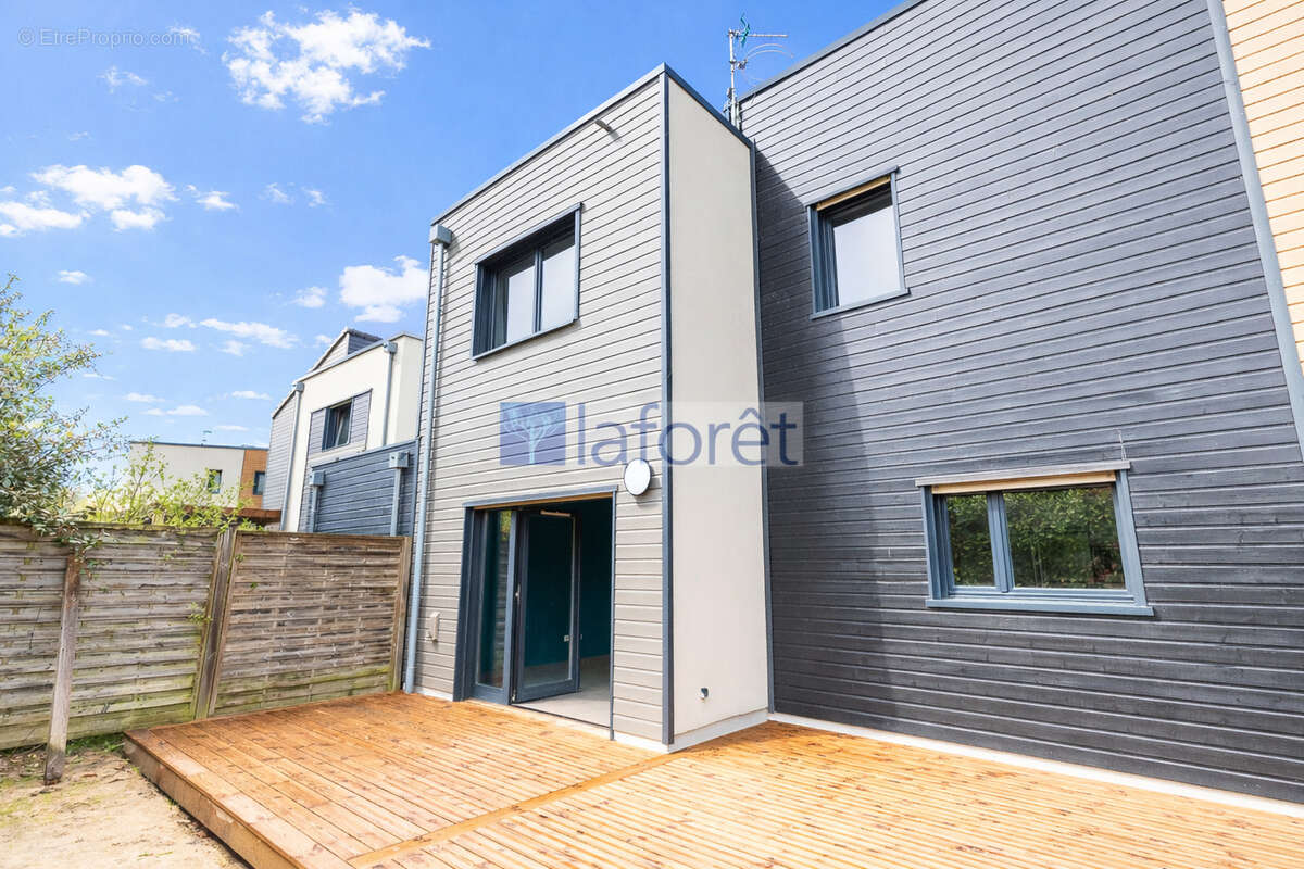 Maison à BALLAINVILLIERS