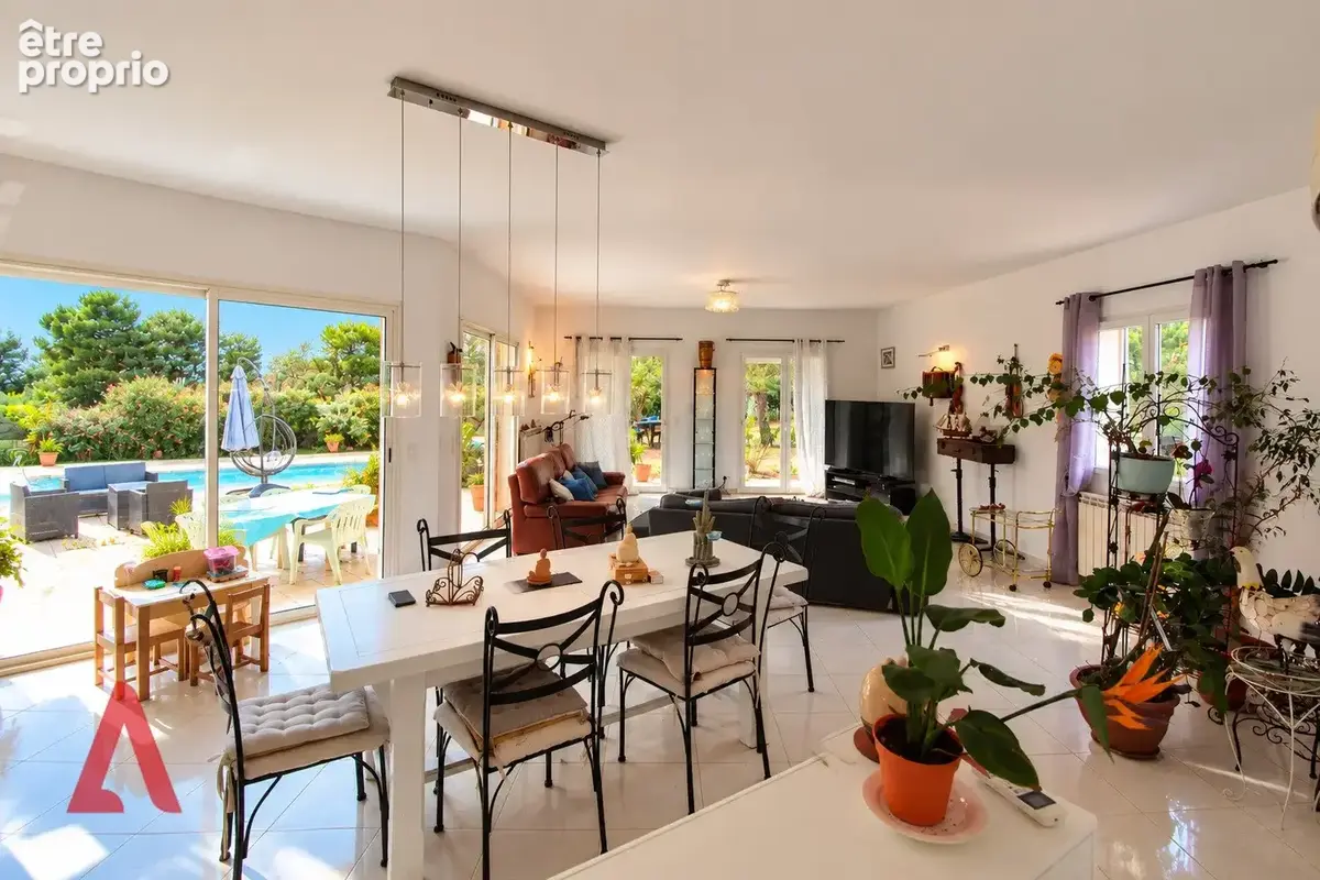 Roujan  villa d'exception 218 m² + gîte indépendant  piscine chauffée  1 690 m²  690 000  - photo 3