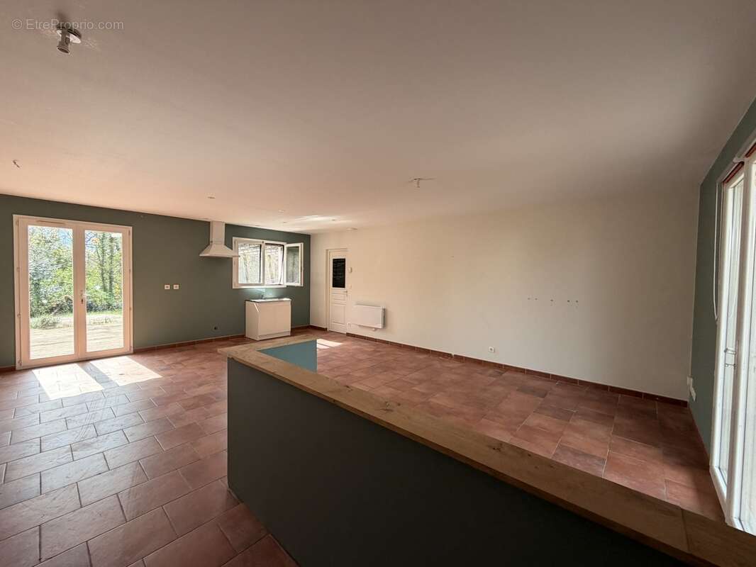 Maison à LAGRAVE