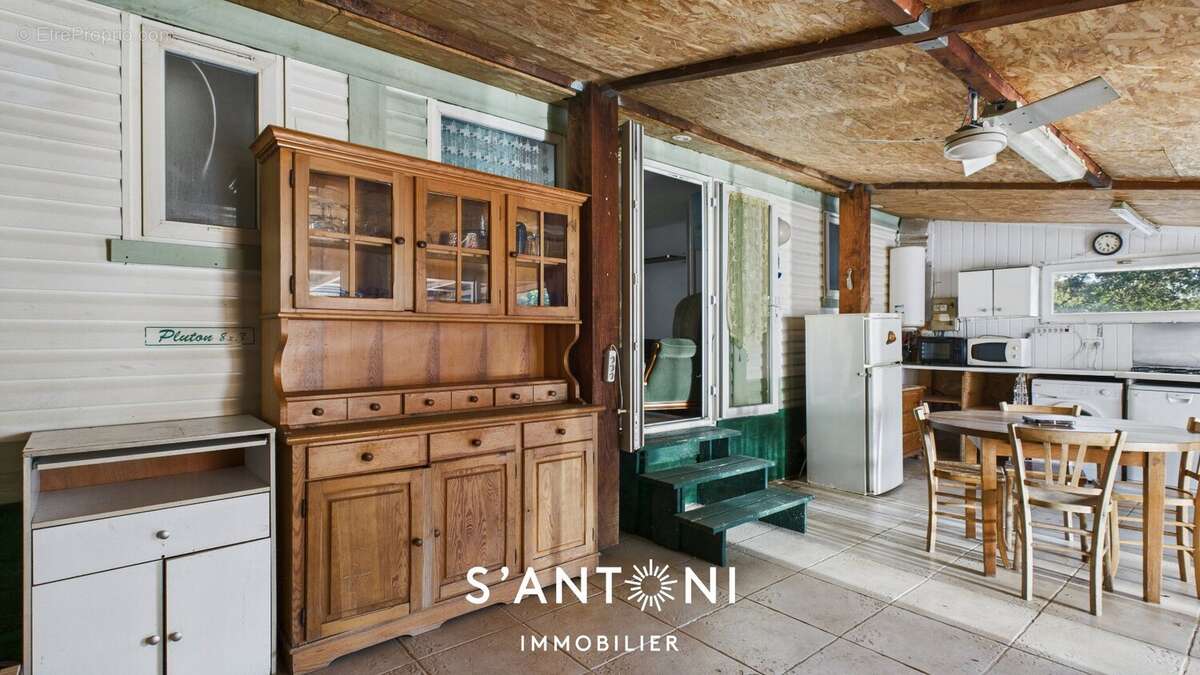 Terrain à VILLENEUVE-LES-BEZIERS