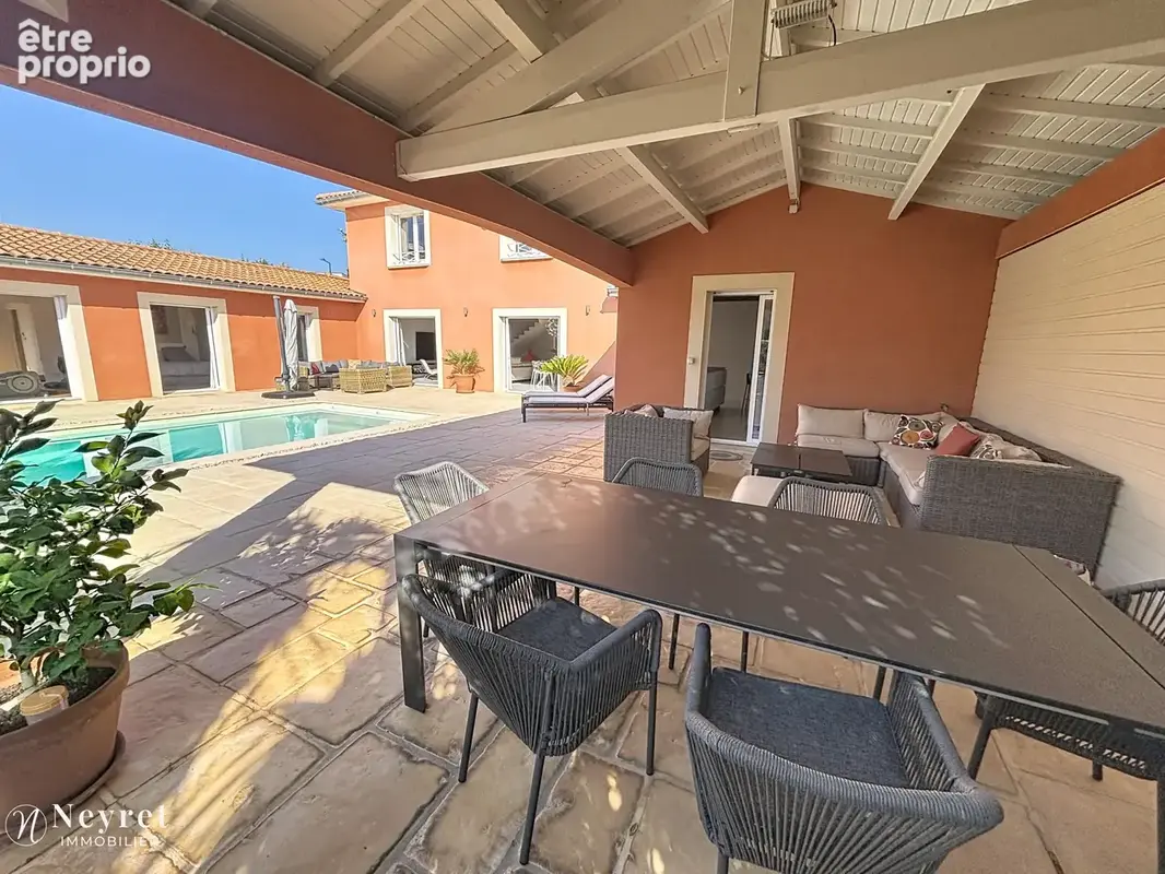 RARE CHARLY   Villa d’exception avec piscine chauffée   220 m2   Terrain 1 031 m2 Lotissement Tabéllio - photo 9