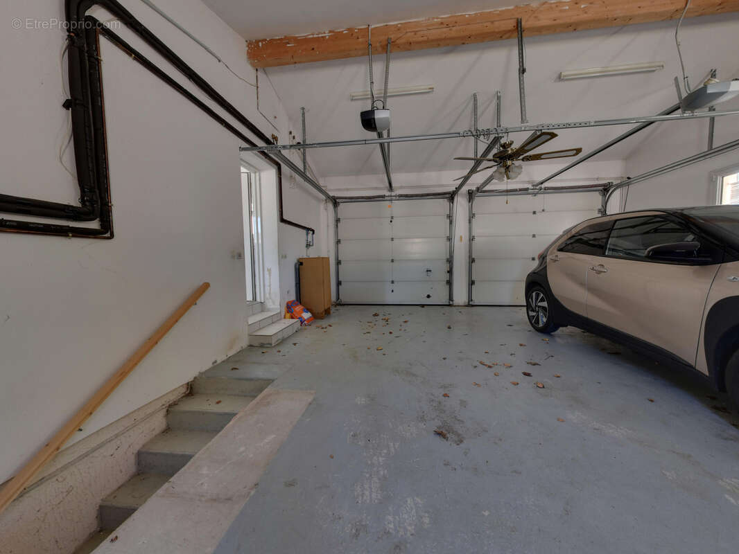 Maison à MONTELIMAR