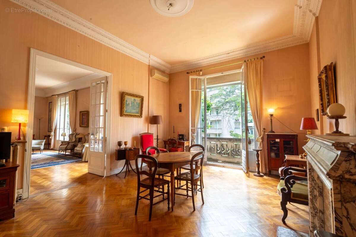 Appartement à MARSEILLE-8E