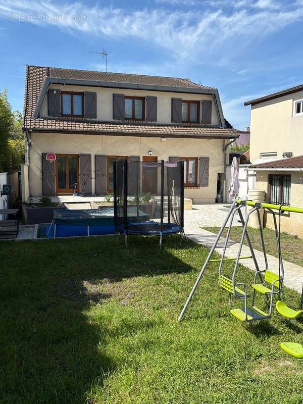 Maison à BRY-SUR-MARNE