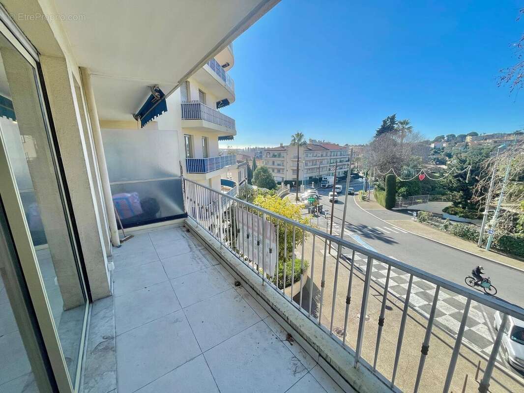 Appartement à LE CANNET