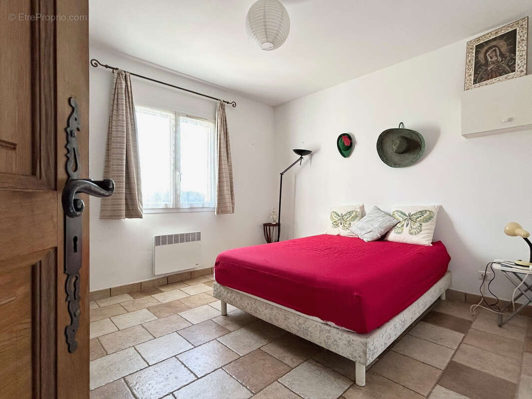 Maison à SAINT-LAURENT-LA-VERNEDE