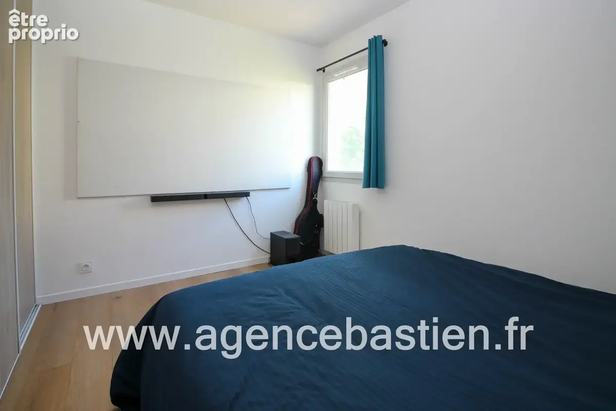 GEX   T2 rénové de 39 m2 avec balcon, piscine et 2 parkings couverts - photo 4