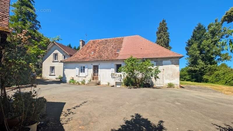 Maison à SAVIGNAC-LEDRIER