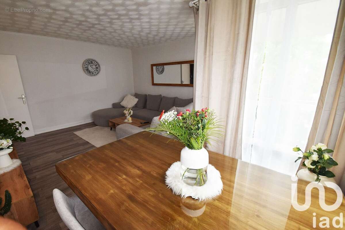 Photo 7 - Appartement à VILLENEUVE-SAINT-GEORGES