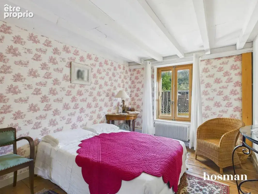 Coup de cœur – 3 pièces 82,5 m² carrez (98,5 m2 au sol) – Dernier étage lumineux avec vue exceptionnelle sur la Saône, parking – - photo 6