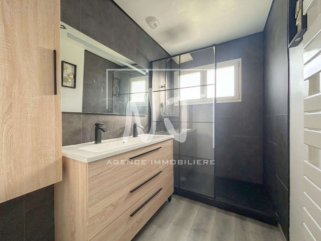 Maison à LES PONTS-DE-CE