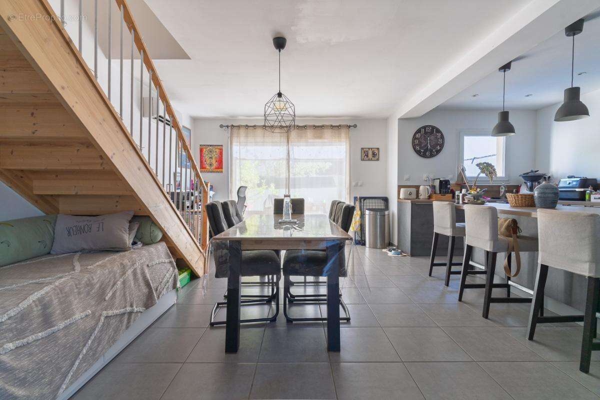 Maison récente de 80 m² avec grande pièce de vie, et sans travaux - photo 5