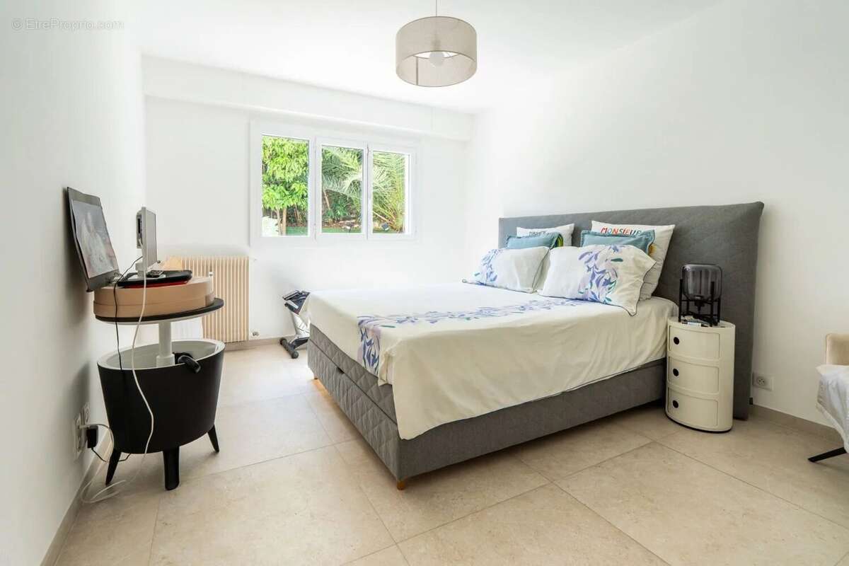 Comme une maison - coup de coeur assure pour ce rez-de-jardin a 500 metres de la mer - photo 12