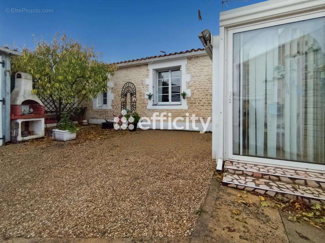 Maison à SALLES-SUR-MER