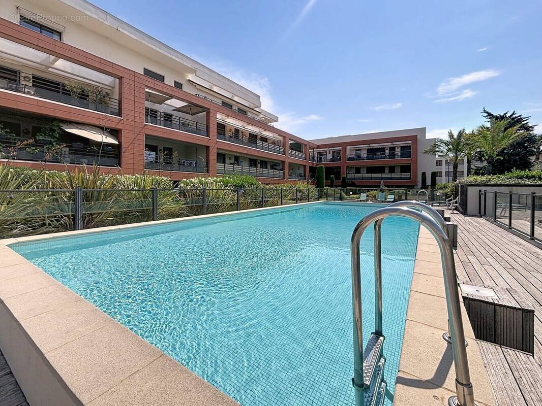 Appartement à VILLENEUVE-LOUBET