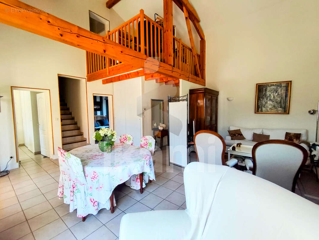 Maison à MOURS-SAINT-EUSEBE