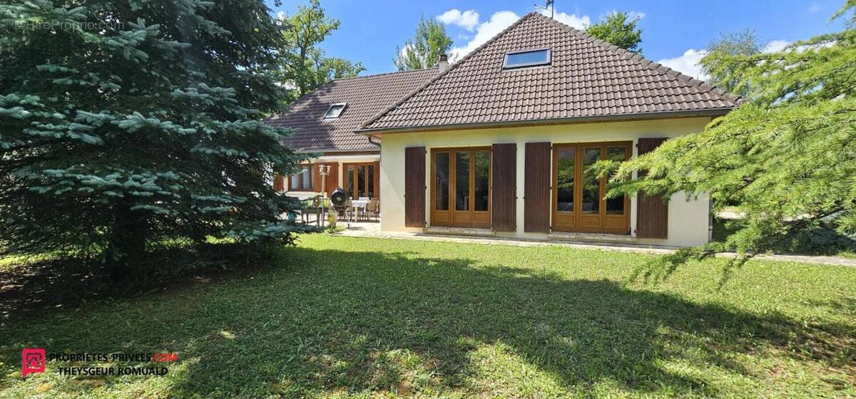 Maison à COURTENAY