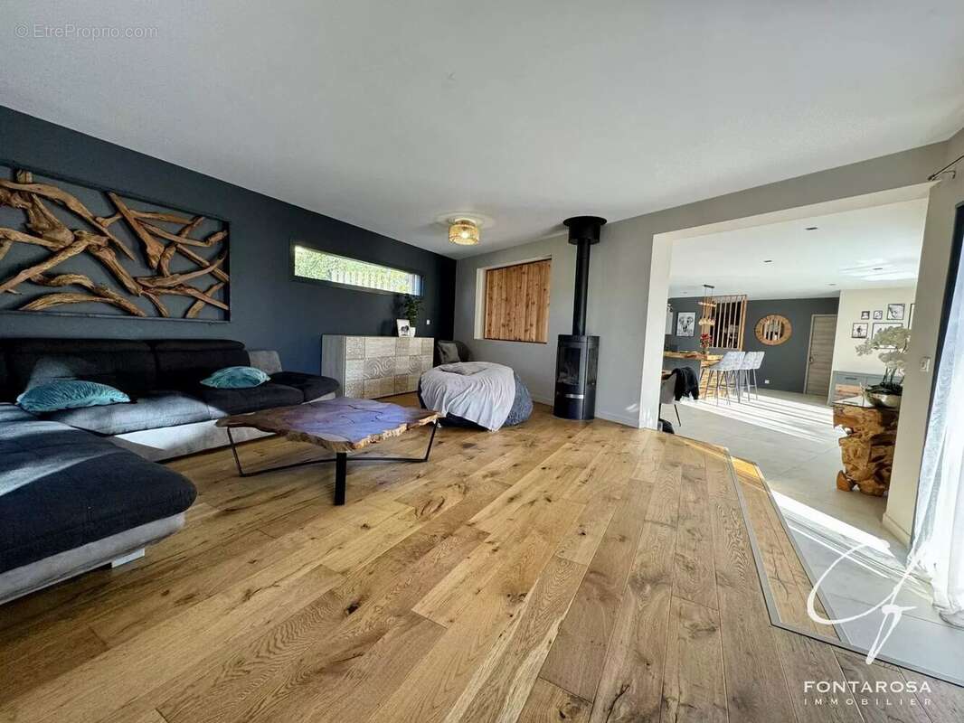 Maison à PUGET-SUR-ARGENS