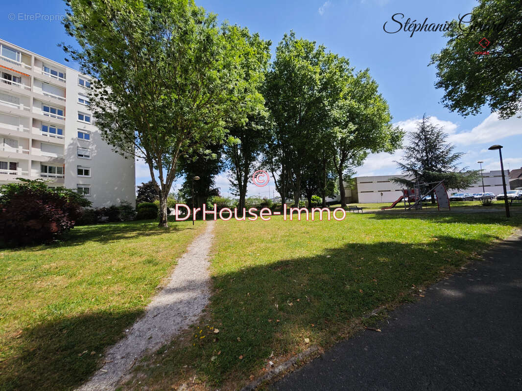 Appartement à FLEURY-LES-AUBRAIS