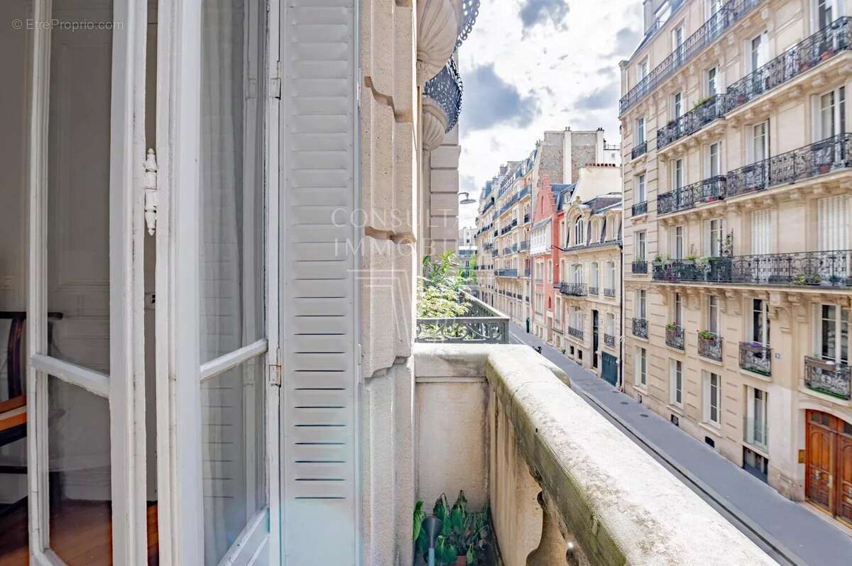 Appartement à PARIS-17E