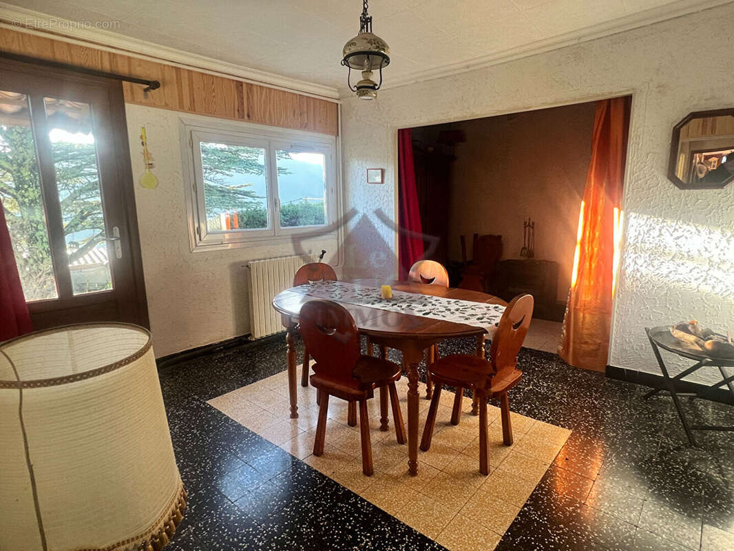 Exclusivité - Maison de plain pied dans un superbe environnement - photo 4